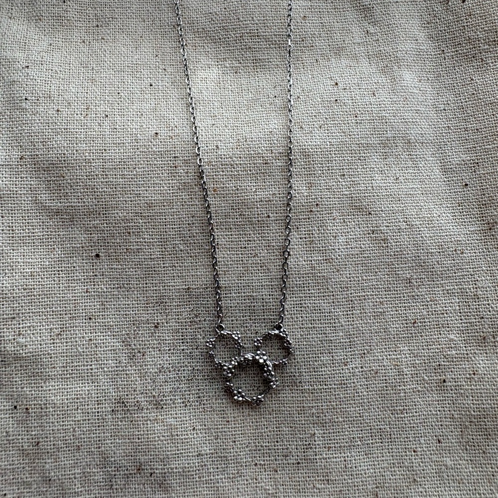 Fintastic Configuration Flower Wreath Silver Necklace 🌼